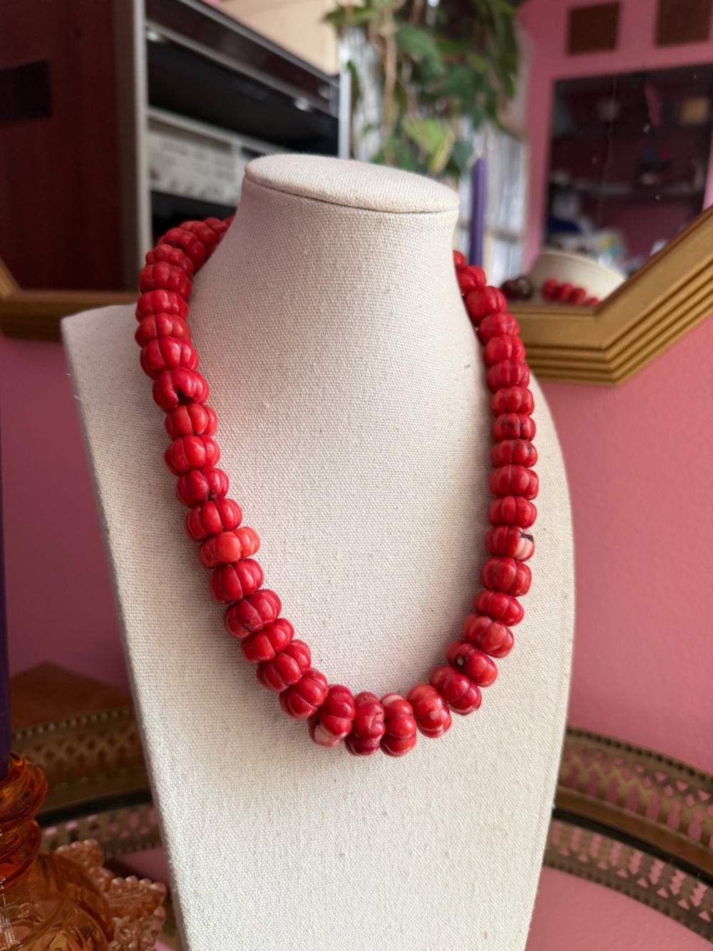 Stunning Vintage Vivid Red Italian Coral Carved Gourd Beaded Necklace